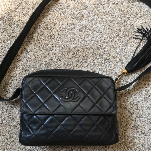 💯%authentic Lambskin vintage camera tassel Chanel - Picture 2 of 8